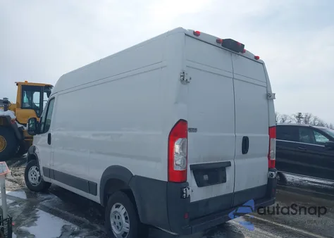 2018 Ram Promaster 2500 High Roof 136 Wb z USA, uszkodzony, nr VIN 3C6TRVCG0JE112872